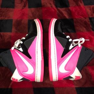 Nike shoes 6.5y (8 in woman’s)